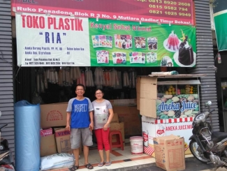 Toko Plastik dan Bahan Bahan Kue “Ria”